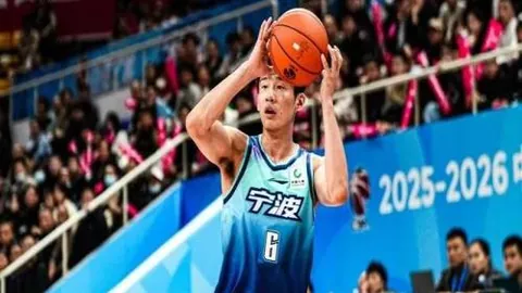 瓜迪奥拉与埃梅里：英超赛场上的教练双璧，谁主沉浮？