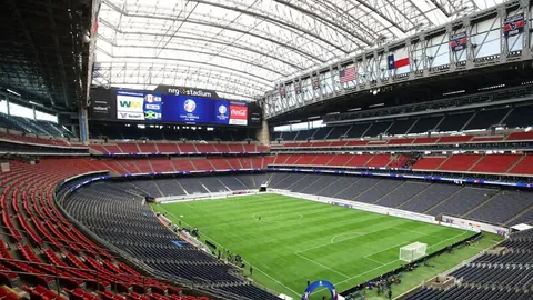 山东泰山十人应战，王大雷失误红牌停赛，与河南河南战平