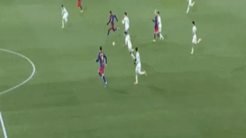 伊布赞圣地亚哥：禁区之霸，进球如机器，威胁十足